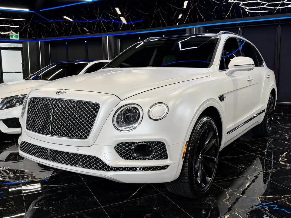 2017 Bentley Bentayga - Image 2 of 11