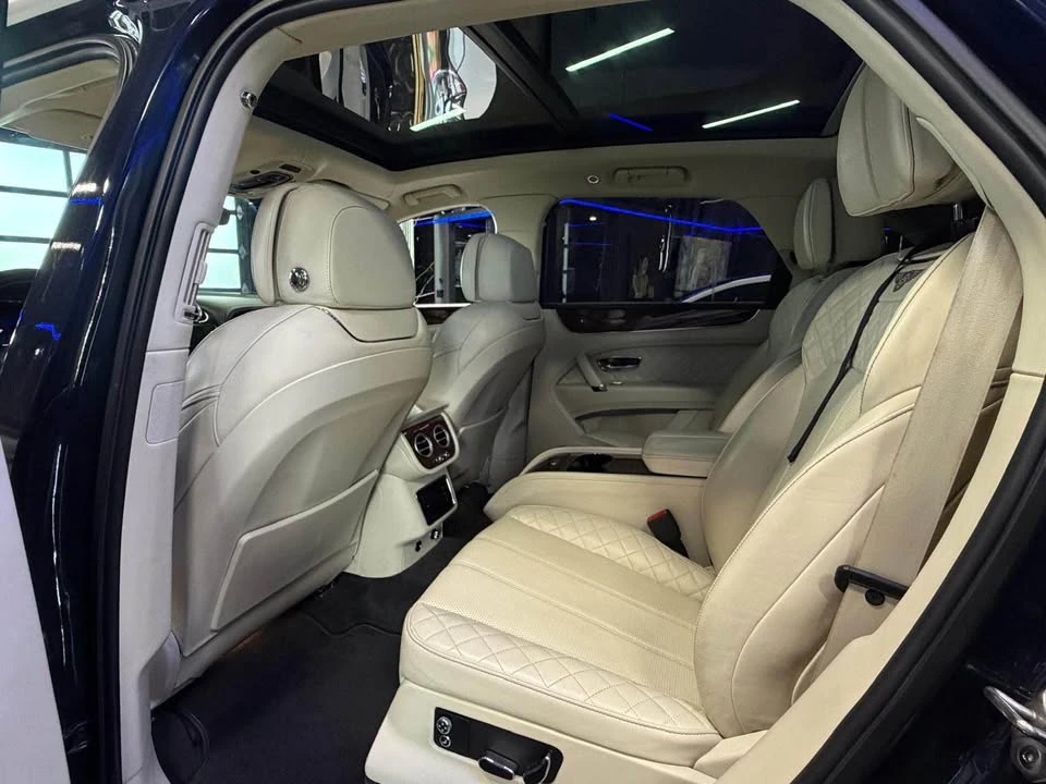 2017 Bentley Bentayga - Image 10 of 11