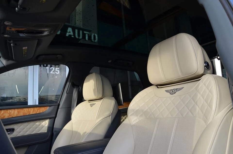 2017 Bentley Bentayga - Image 19 of 20