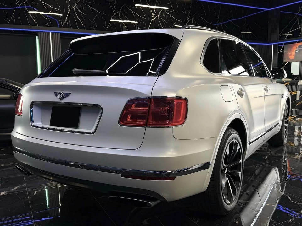 2017 Bentley Bentayga - Image 4 of 11