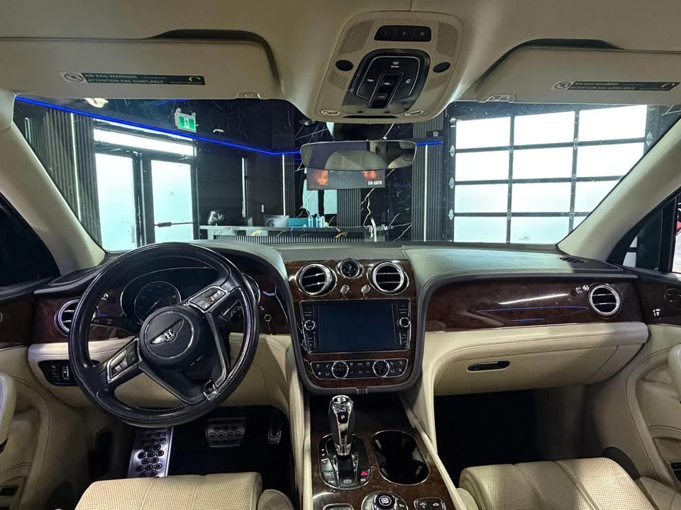 2017 Bentley Bentayga - Image 7 of 11