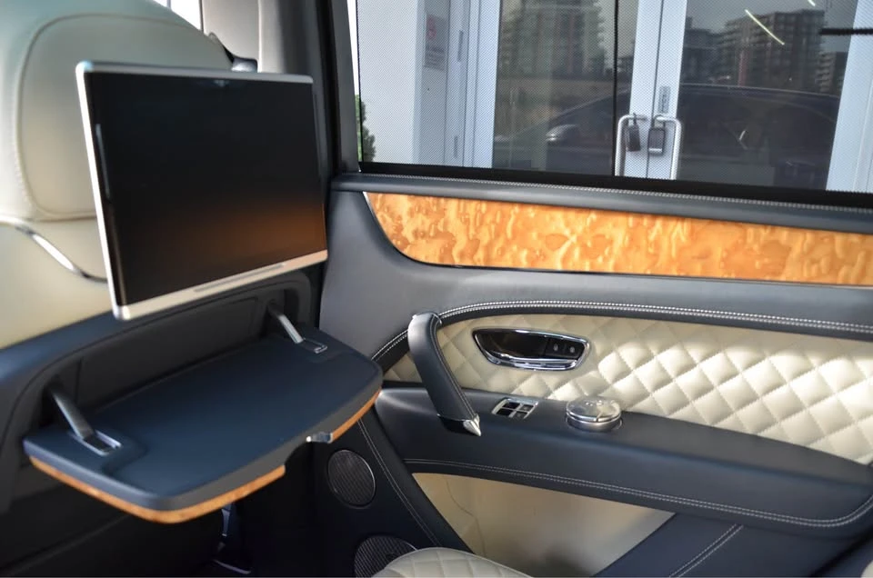2017 Bentley Bentayga - Image 18 of 20