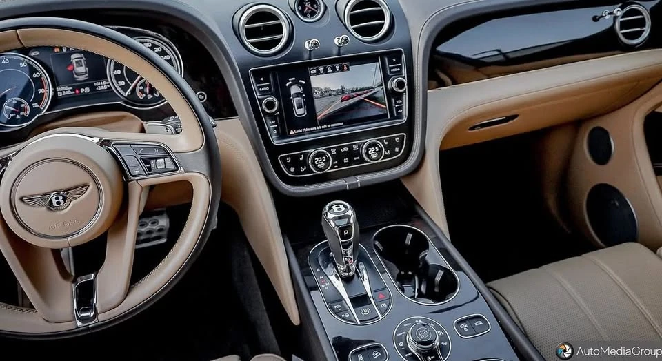 2017 Bentley Bentayga - Image 5 of 8