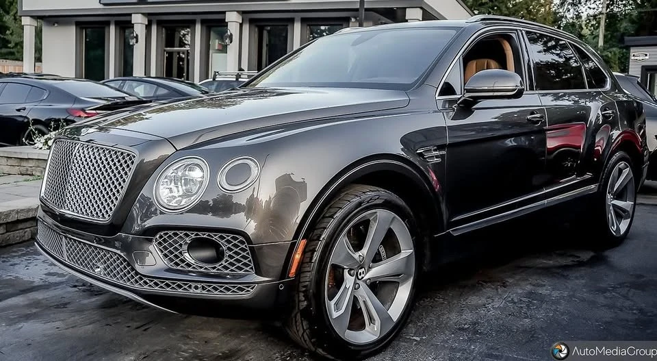 2017 Bentley Bentayga - Image 2 of 8
