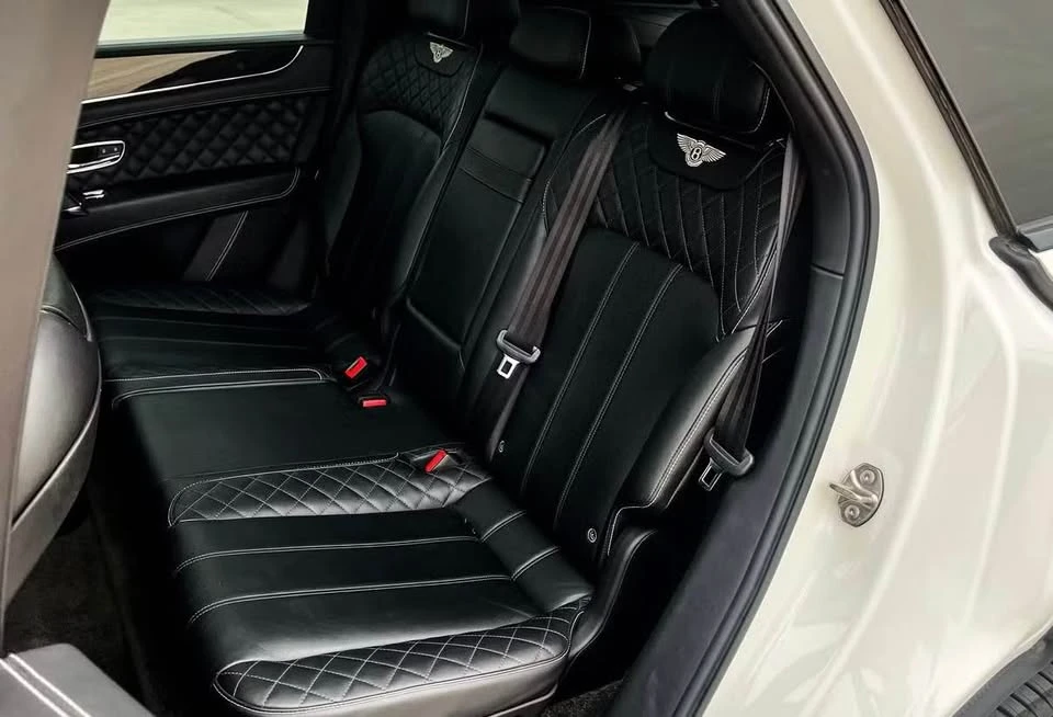 2017 Bentley Bentayga - Image 16 of 18