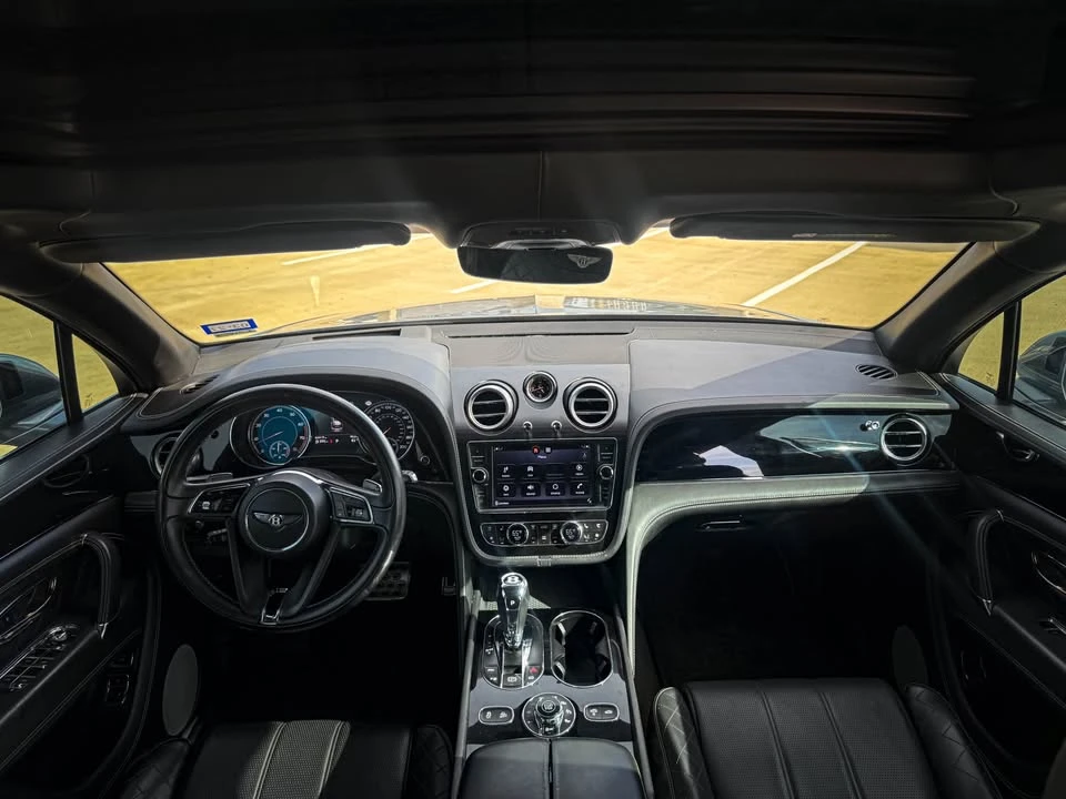 2017 Bentley Bentayga - Image 11 of 18
