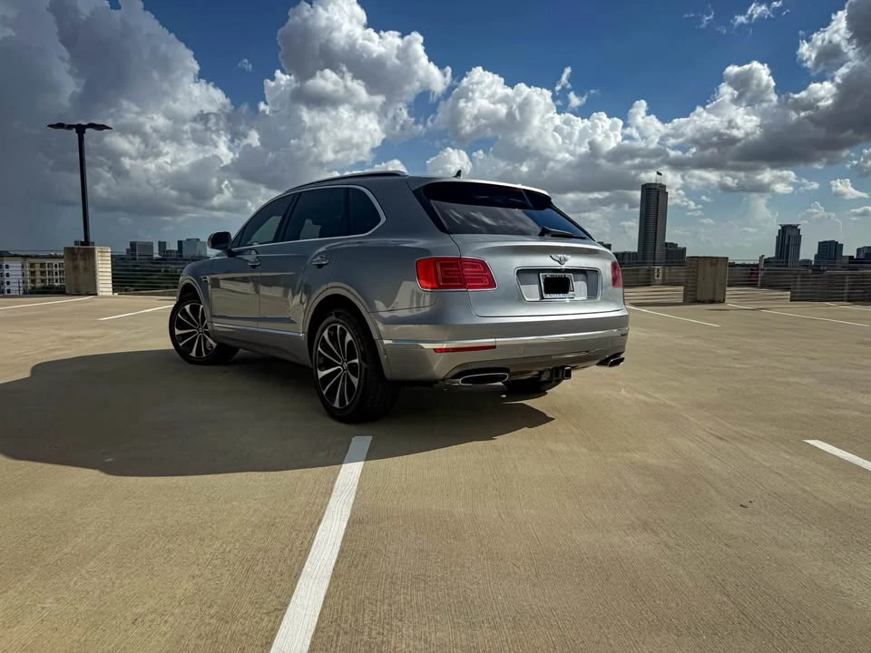 2017 Bentley Bentayga - Image 4 of 18