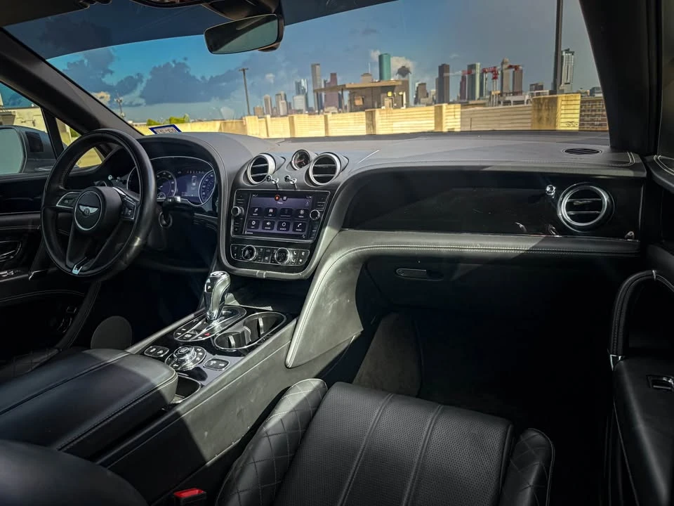 2017 Bentley Bentayga - Image 13 of 18