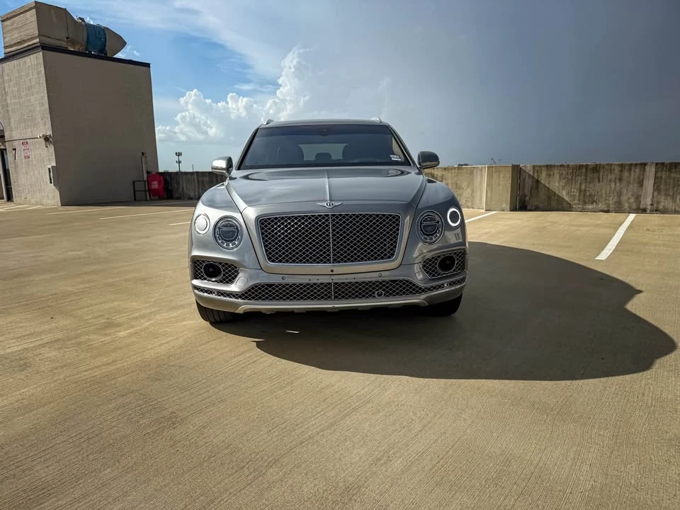 2017 Bentley Bentayga - Image 9 of 18