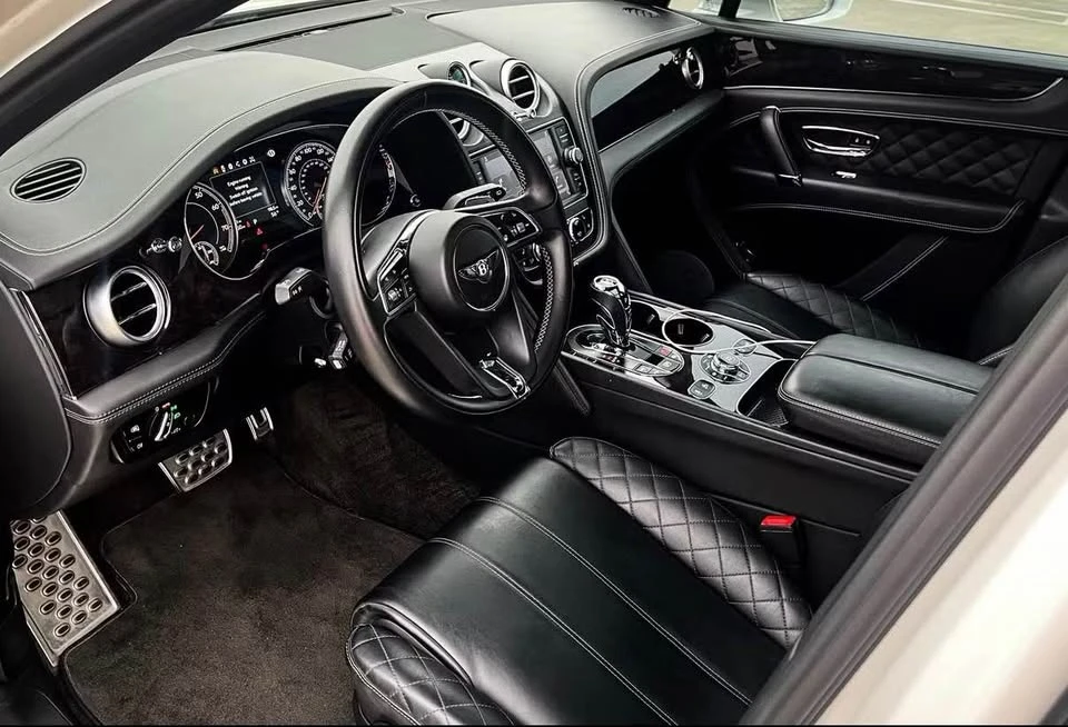 2017 Bentley Bentayga - Image 13 of 18