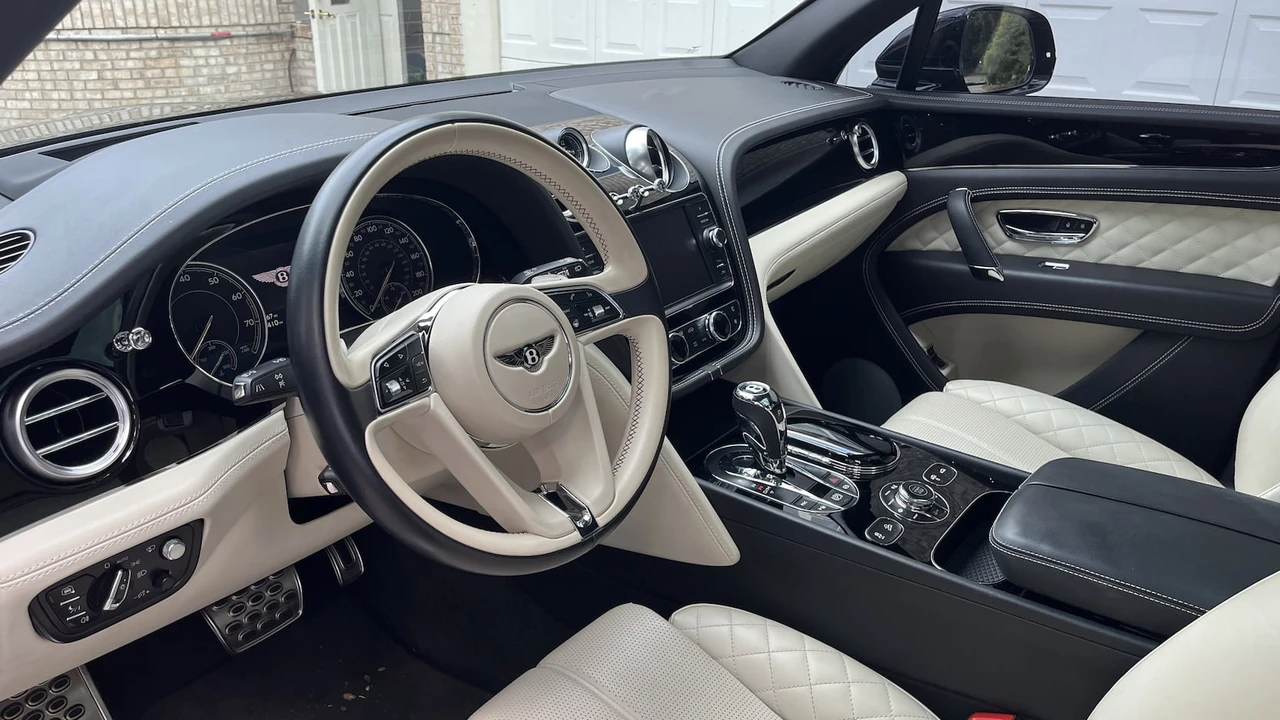 2017 Bentley Bentayga - Image 3 of 19