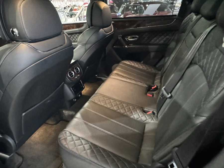 2017 Bentley Bentayga - Image 8 of 12