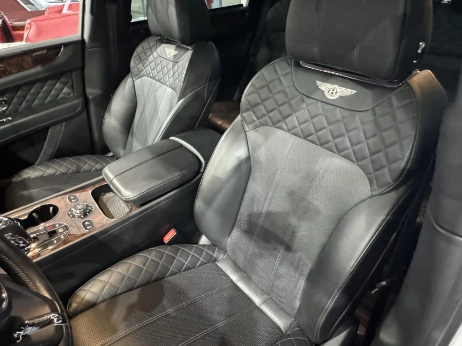 2017 Bentley Bentayga - Image 6 of 12