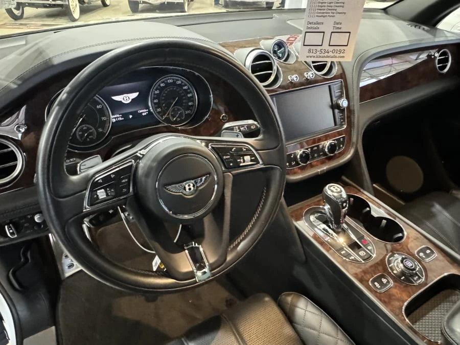 2017 Bentley Bentayga - Image 7 of 12
