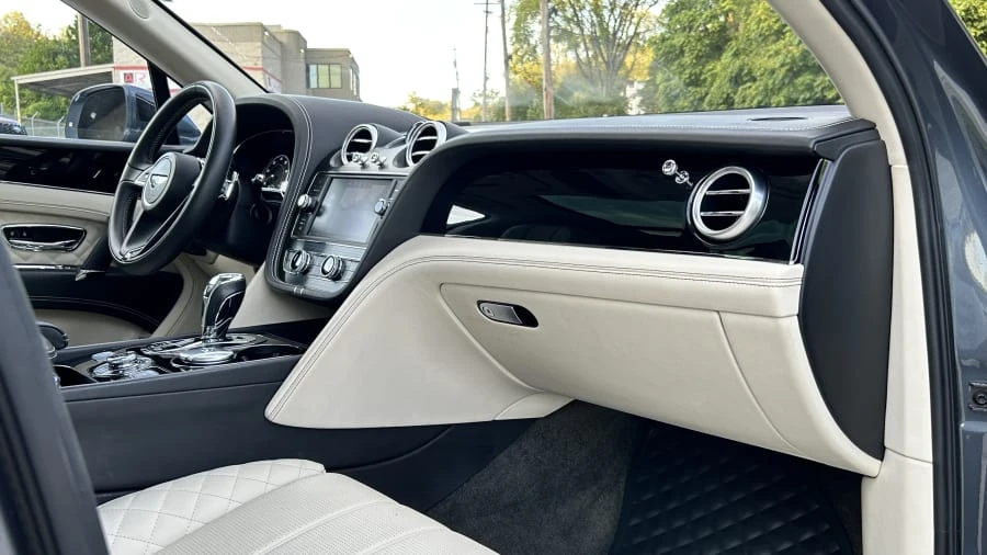 2017 Bentley Bentayga - Image 7 of 13