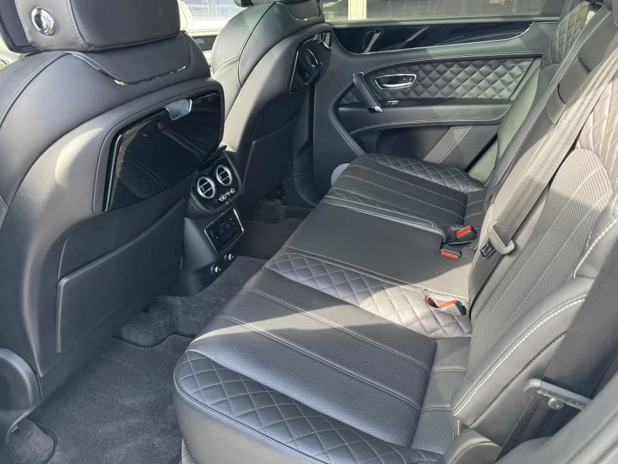2017 Bentley Bentayga - Image 10 of 13