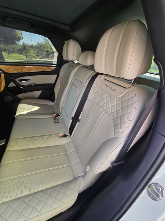 2017 Bentley Bentayga - Image 18 of 21