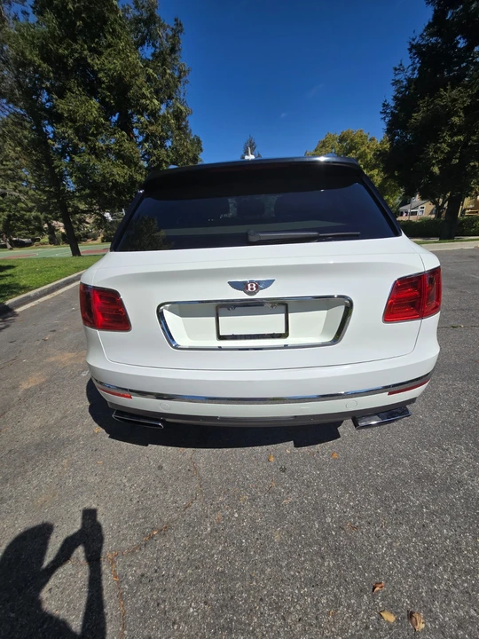 2017 Bentley Bentayga - Image 2 of 21