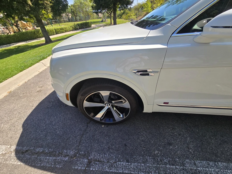 2017 Bentley Bentayga - Image 5 of 21