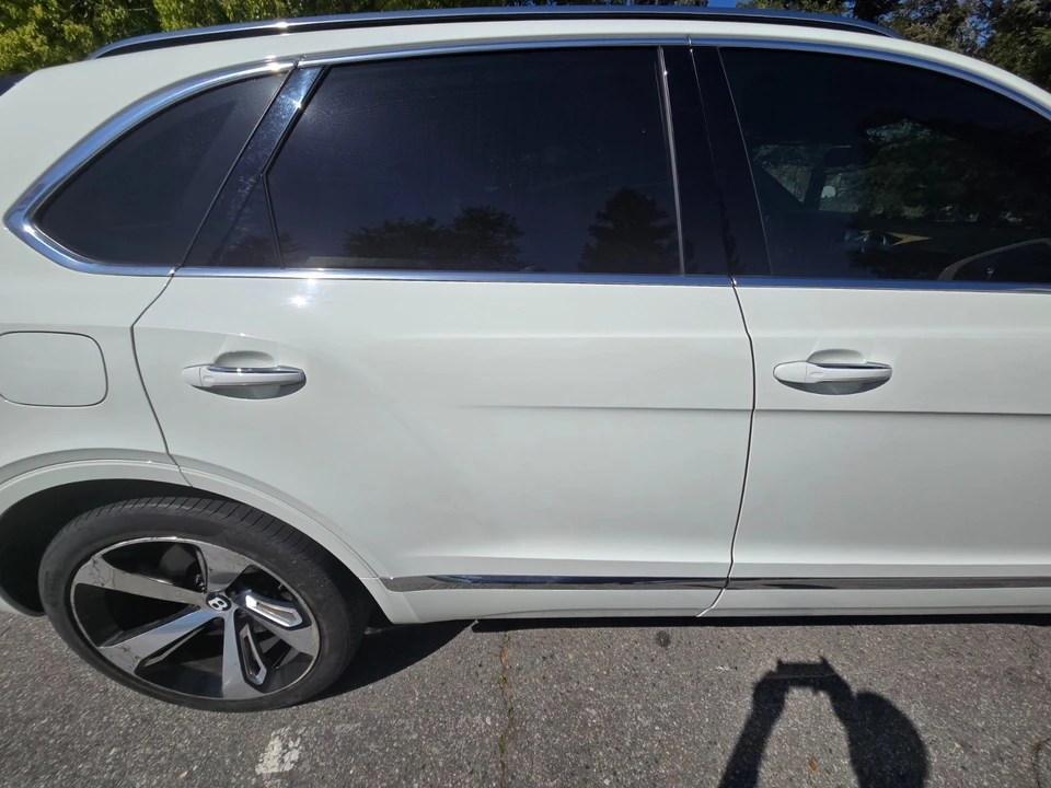 2017 Bentley Bentayga - Image 10 of 21
