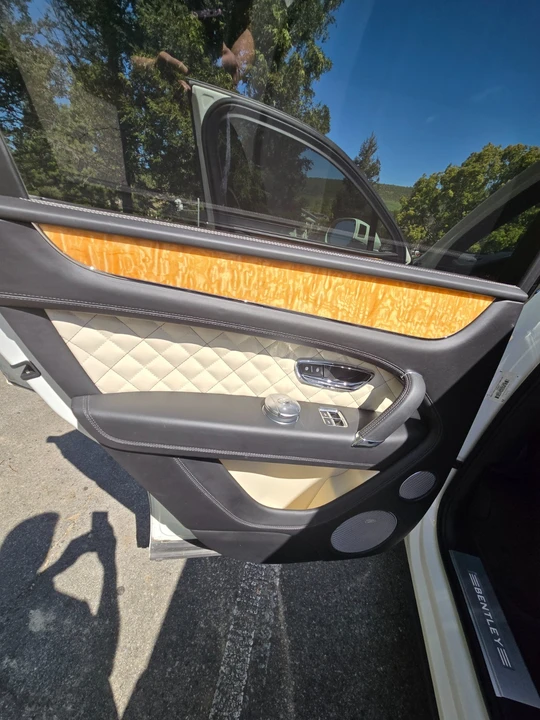 2017 Bentley Bentayga - Image 21 of 21