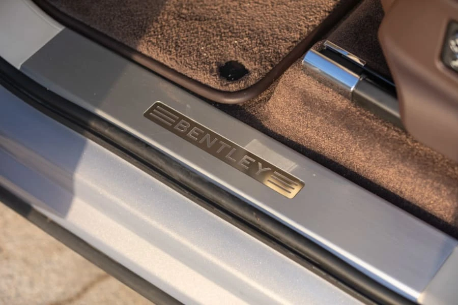 2017 Bentley Bentayga - Image 19 of 31