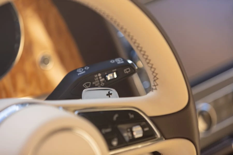 2017 Bentley Bentayga - Image 29 of 31
