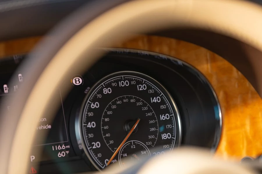 2017 Bentley Bentayga - Image 18 of 31