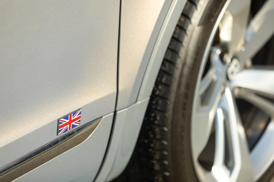 2017 Bentley Bentayga - Image 9 of 31