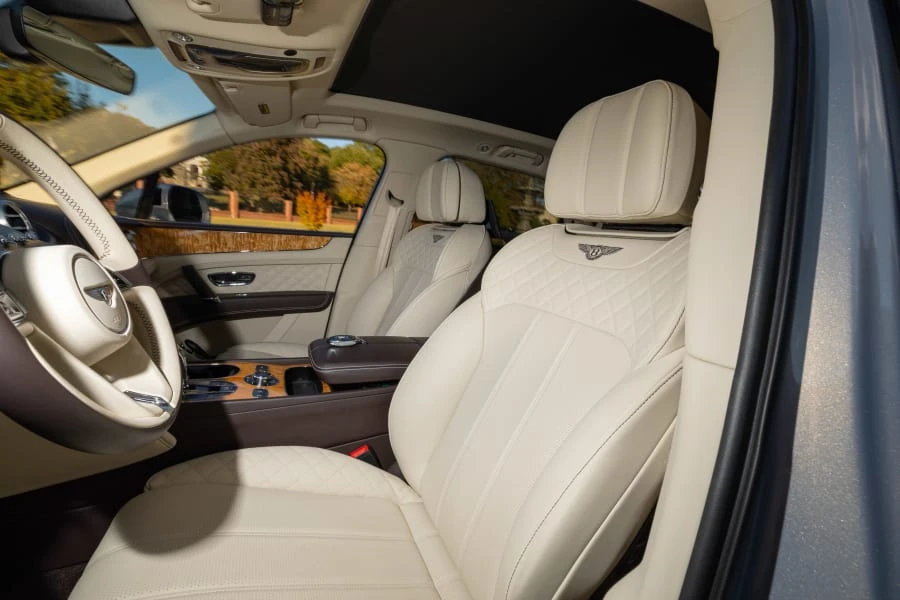 2017 Bentley Bentayga - Image 24 of 31