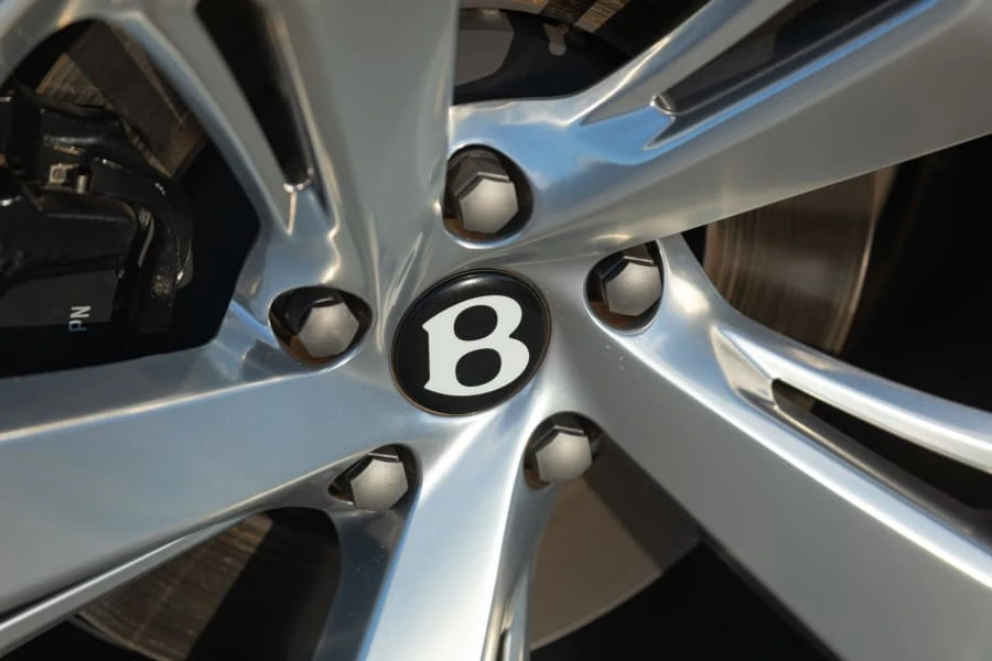 2017 Bentley Bentayga - Image 5 of 31