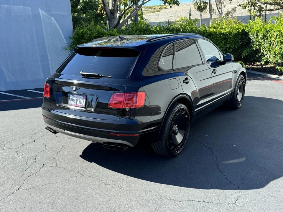 2017 Bentley Bentayga - Image 11 of 31