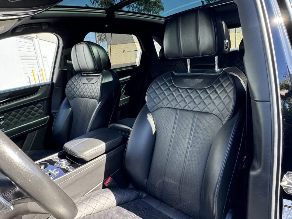 2017 Bentley Bentayga - Image 16 of 31