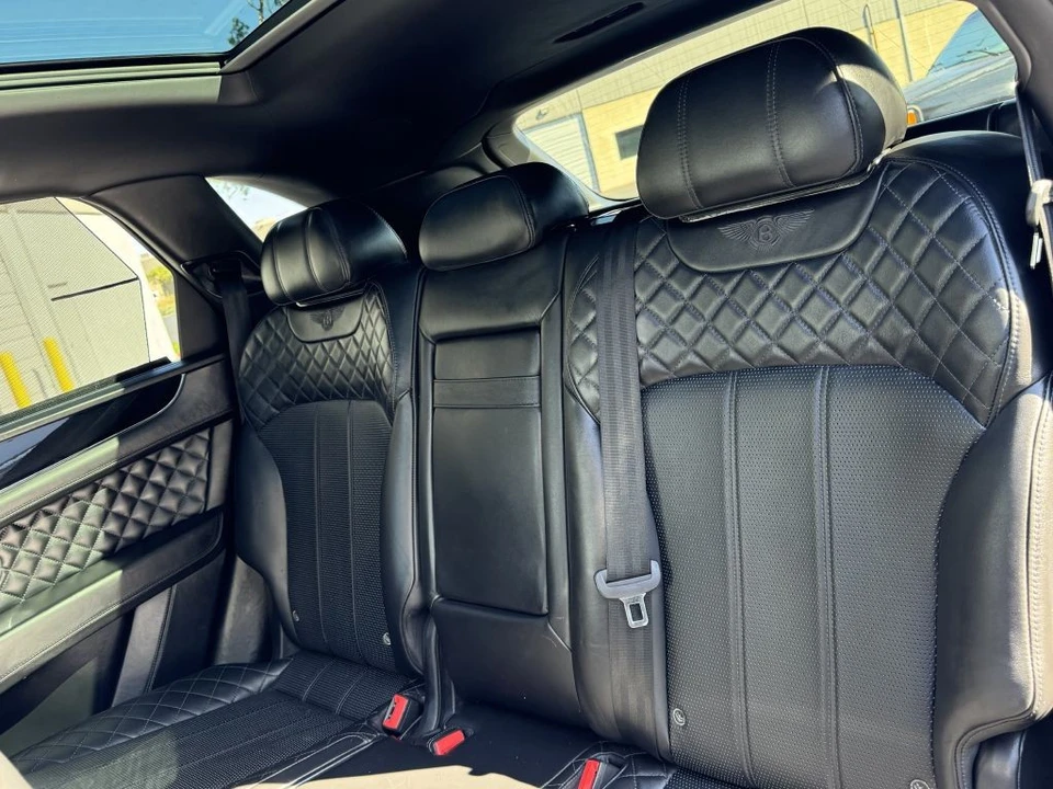 2017 Bentley Bentayga - Image 23 of 31