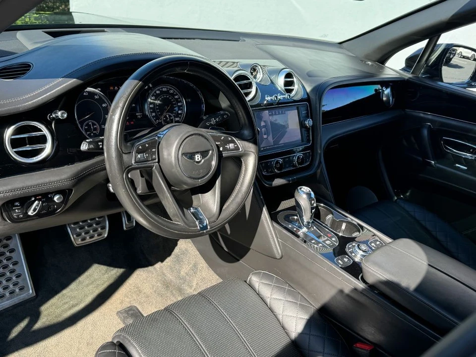 2017 Bentley Bentayga - Image 15 of 31