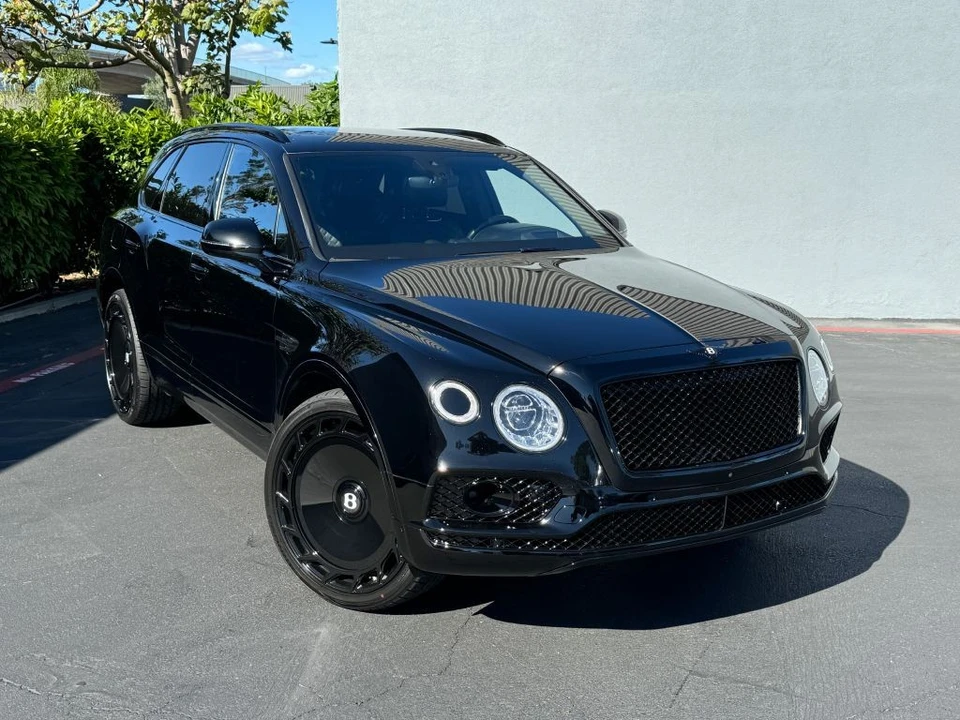 2017 Bentley Bentayga - Image 2 of 31