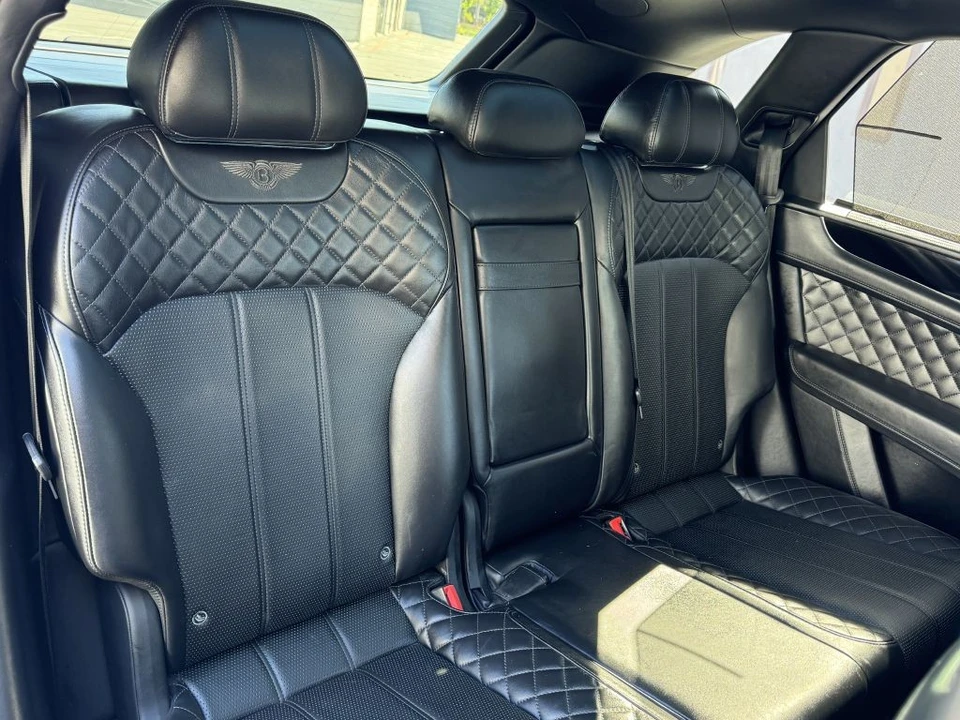 2017 Bentley Bentayga - Image 20 of 31