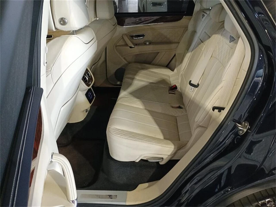 2017 Bentley Bentayga - Image 25 of 31