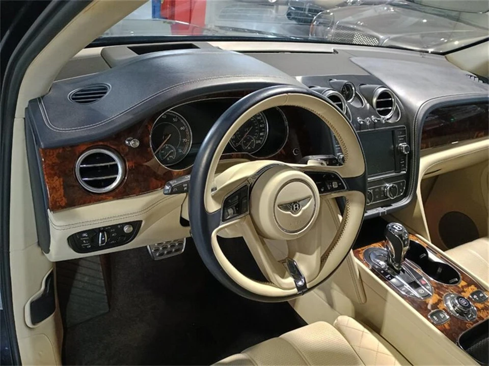 2017 Bentley Bentayga - Image 16 of 31