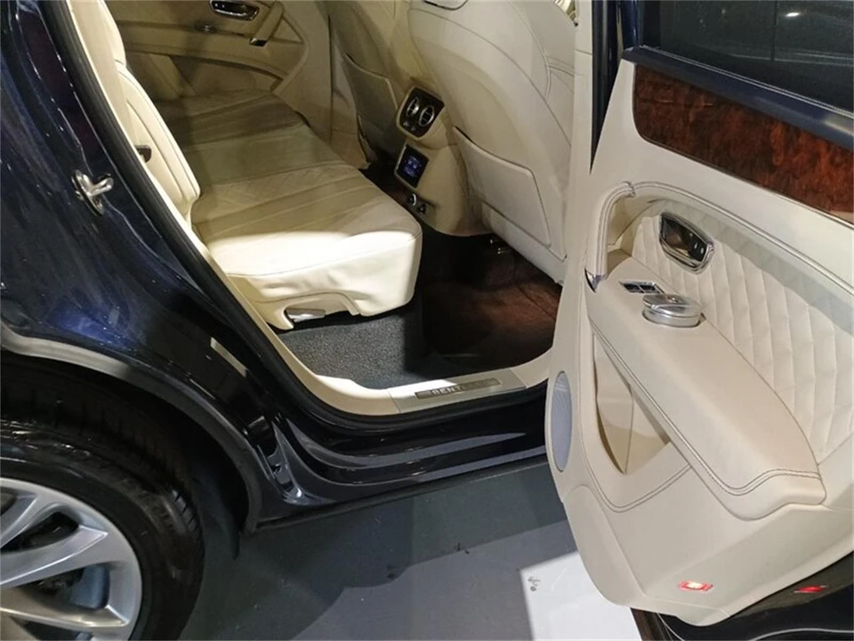 2017 Bentley Bentayga - Image 30 of 31