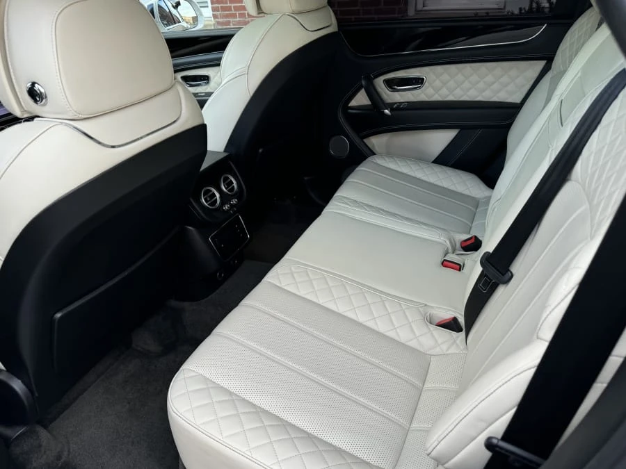 2017 Bentley Bentayga - Image 7 of 12
