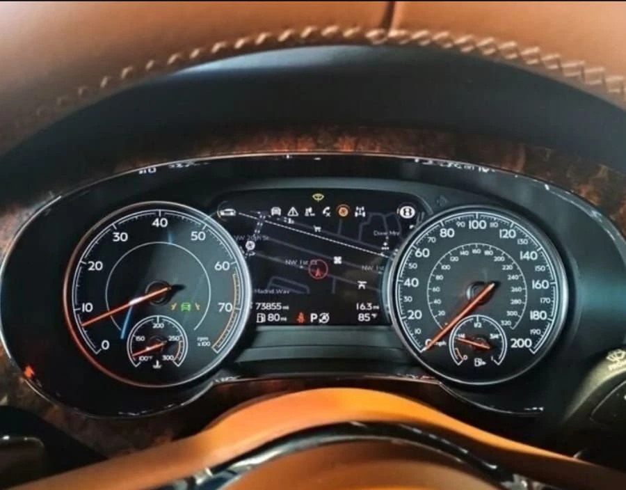 2017 Bentley Bentayga - Image 3 of 6