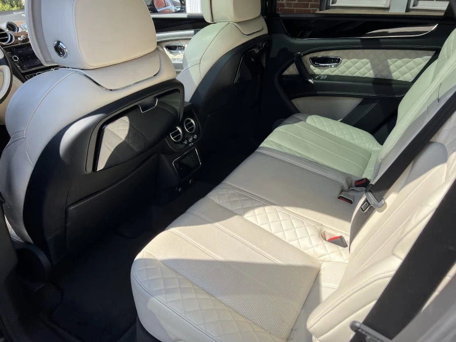 2017 Bentley Bentayga - Image 7 of 11