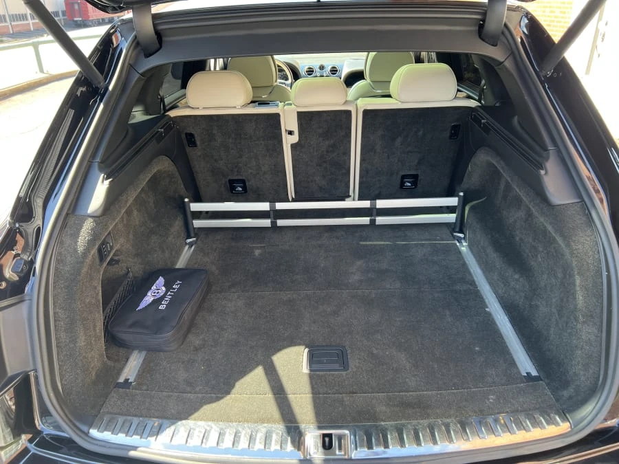 2017 Bentley Bentayga - Image 9 of 11