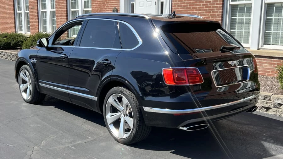 2017 Bentley Bentayga - Image 3 of 11