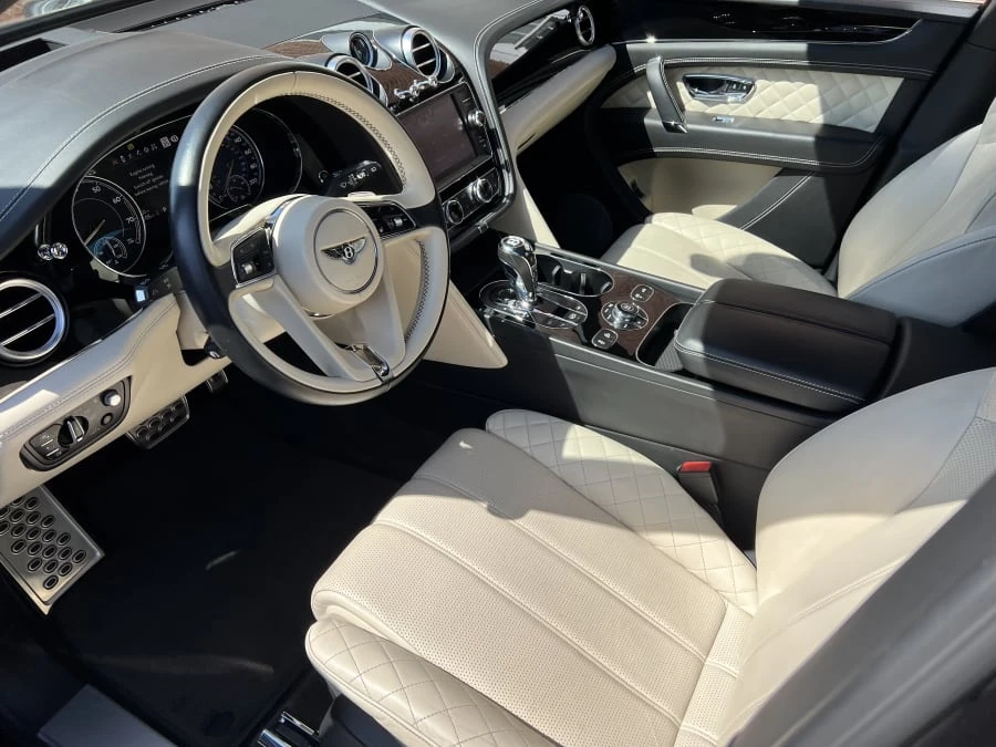 2017 Bentley Bentayga - Image 4 of 11