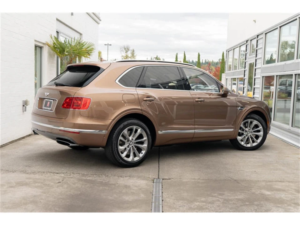 2017 Bentley Bentayga - Image 7 of 12