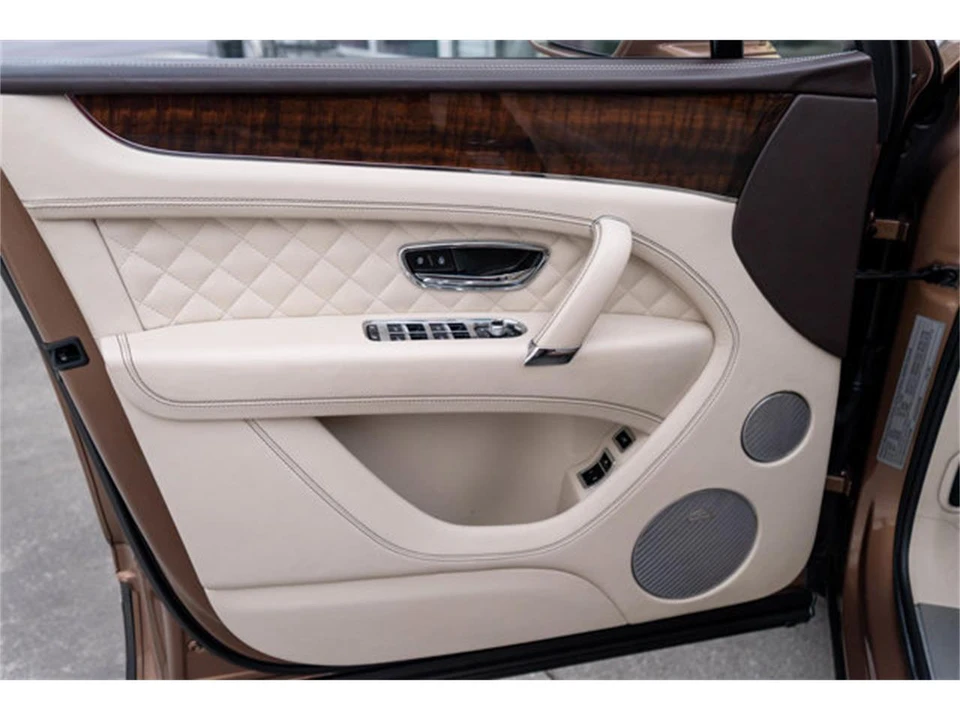 2017 Bentley Bentayga - Image 10 of 12