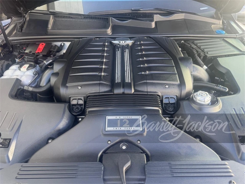 2017 Bentley Bentayga - Image 5 of 5