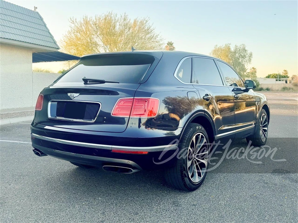 2017 Bentley Bentayga - Image 3 of 5